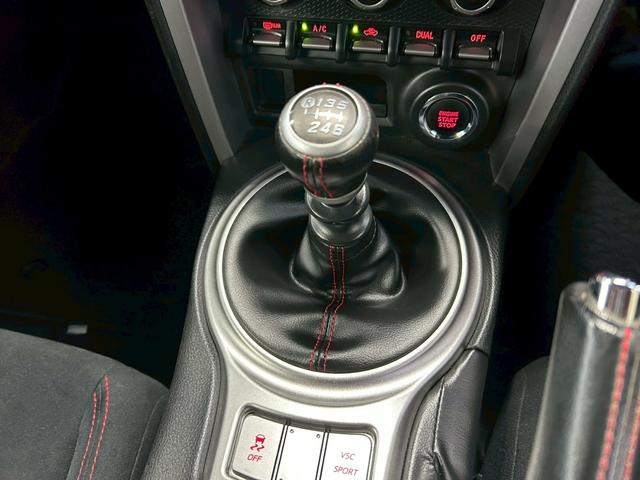 ８６ ＧＴ　ワンオーナー車　６速ＭＴ　ＴＯＭ’Ｓエアロ　ＴＯＭ’Ｓマフラー　ＲＡＹＳ１８インチＡＷ　ＢＬＩＴＺ車高調　クスコタワーバー　ＢＬＩＴＺサクションパイプ　ナビＴＶ　Ｂｌｕｅｔｏｏｔｈ　バックカメラ（31枚目）