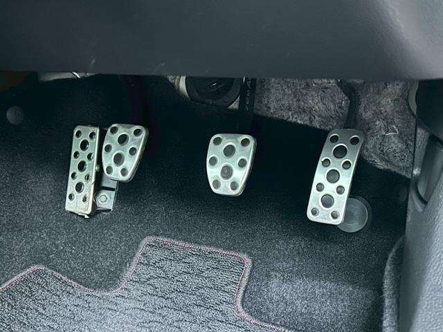 ８６ ＧＴ　ワンオーナー車　６速ＭＴ　ＴＯＭ’Ｓエアロ　ＴＯＭ’Ｓマフラー　ＲＡＹＳ１８インチＡＷ　ＢＬＩＴＺ車高調　クスコタワーバー　ＢＬＩＴＺサクションパイプ　ナビＴＶ　Ｂｌｕｅｔｏｏｔｈ　バックカメラ（32枚目）
