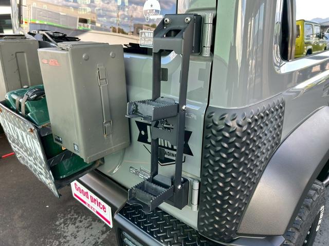 ジムニーシエラ ＪＣ　５速ＭＴ　ミリタリールック　ＪＡＯＳリフトアップキット　Ｍ／Ｔタイヤ　ルーフキャリア　サイドオーニング　ＬＥＤ作業灯　社外サイドステップ　ディスプレイオーディオ　ＥＴＣ　前後ドラレコ　ワンオーナー車（13枚目）