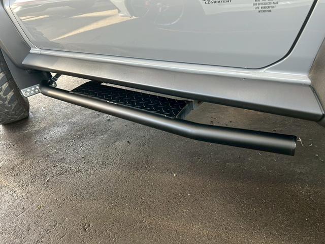 ジムニーシエラ ＪＣ　５速ＭＴ　ミリタリールック　ＪＡＯＳリフトアップキット　Ｍ／Ｔタイヤ　ルーフキャリア　サイドオーニング　ＬＥＤ作業灯　社外サイドステップ　ディスプレイオーディオ　ＥＴＣ　前後ドラレコ　ワンオーナー車（15枚目）