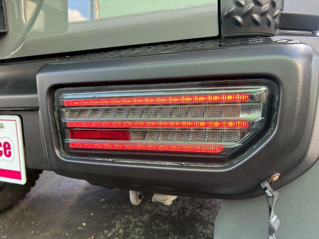 ジムニーシエラ ＪＣ　５速ＭＴ　ミリタリールック　ＪＡＯＳリフトアップキット　Ｍ／Ｔタイヤ　ルーフキャリア　サイドオーニング　ＬＥＤ作業灯　社外サイドステップ　ディスプレイオーディオ　ＥＴＣ　前後ドラレコ　ワンオーナー車（20枚目）