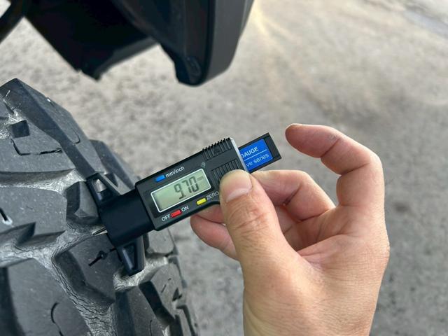 ジムニーシエラ ＪＣ　５速ＭＴ　ミリタリールック　ＪＡＯＳリフトアップキット　Ｍ／Ｔタイヤ　ルーフキャリア　サイドオーニング　ＬＥＤ作業灯　社外サイドステップ　ディスプレイオーディオ　ＥＴＣ　前後ドラレコ　ワンオーナー車（22枚目）