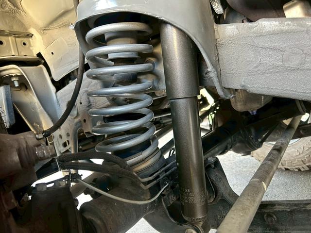 ジムニーシエラ ＪＣ　５速ＭＴ　ミリタリールック　ＪＡＯＳリフトアップキット　Ｍ／Ｔタイヤ　ルーフキャリア　サイドオーニング　ＬＥＤ作業灯　社外サイドステップ　ディスプレイオーディオ　ＥＴＣ　前後ドラレコ　ワンオーナー車（25枚目）