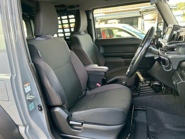 ジムニーシエラ ＪＣ　５速ＭＴ　ミリタリールック　ＪＡＯＳリフトアップキット　Ｍ／Ｔタイヤ　ルーフキャリア　サイドオーニング　ＬＥＤ作業灯　社外サイドステップ　ディスプレイオーディオ　ＥＴＣ　前後ドラレコ　ワンオーナー車（30枚目）