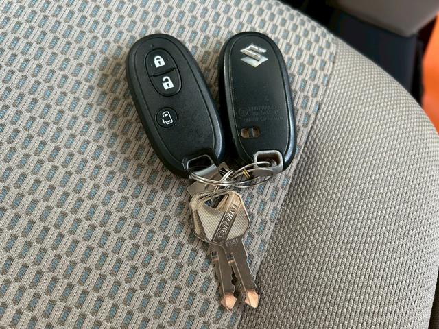 エブリイワゴン ＰＺターボ　リフトアップ　１５インチＡＷ　社外バンパー　アンダーガード　ルーフキャリア　衝突軽減ブレーキ　車線逸脱警報　オートハイビーム　電動スライドドア　ナビ　前後ドラレコ　スマートキー　ＥＴＣ　シートヒーター（37枚目）