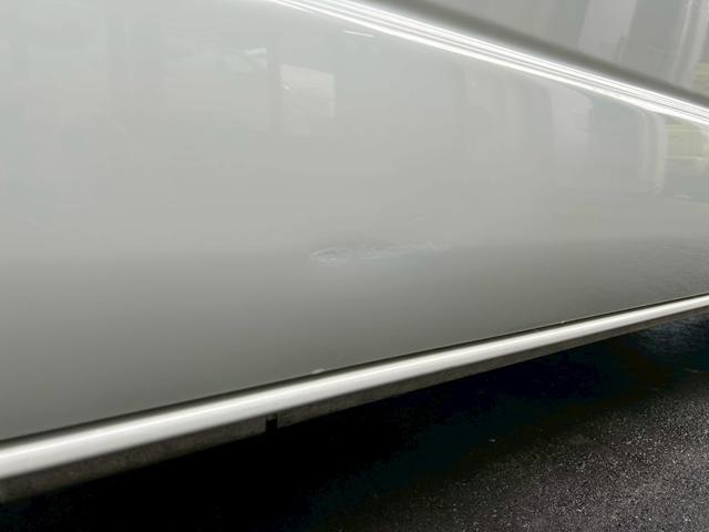 ハイエースバン ロングスーパーＧＬ　１７インチＡＷ　ＮＡＳＣＡＲホワイトレタータイヤ　ローダウン　新品ヘッドライト　ナビＴＶ　フリップダウンモニター　バックカメラ　キーレス　ＥＴＣ　４ナンバー貨物登録　タイミングチェーン駆動　車検整備付（34枚目）
