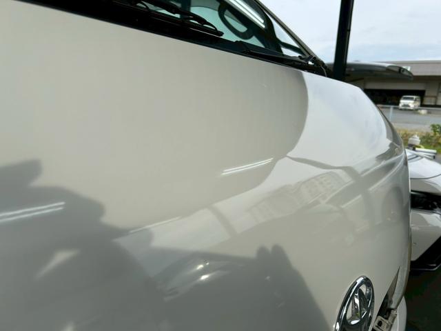 ハイエースバン ロングスーパーＧＬ　１７インチＡＷ　ＮＡＳＣＡＲホワイトレタータイヤ　ローダウン　新品ヘッドライト　ナビＴＶ　フリップダウンモニター　バックカメラ　キーレス　ＥＴＣ　４ナンバー貨物登録　タイミングチェーン駆動　車検整備付（35枚目）