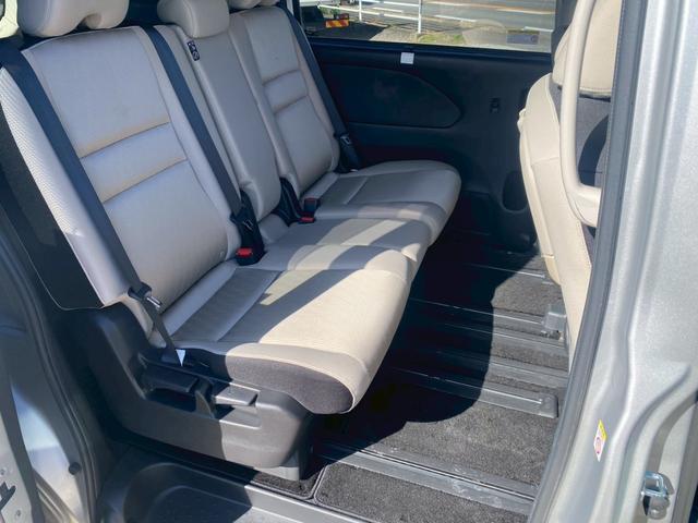 セレナ ハイウェイスター 助手席サイドリフトアップシート 純正8インチナビ・フルセグTV・Bluetoothオーディオ・アラウンドビューモニター ハンズフリー両側パワースライドドア LEDヘッドライト セーフティP(11枚目)