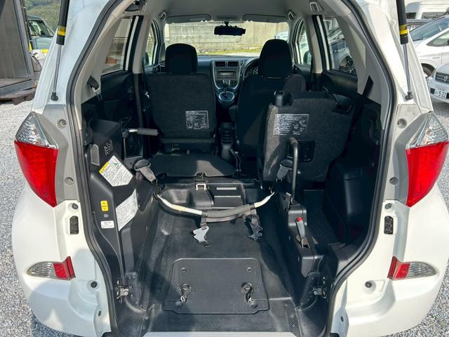 ラクティス Ｇ　ウェルキャブ　車いす仕様車　タイプＩＩ　車いす電動固定＆後退防止装置　車高降下装置　スロープ　前後ドラレコ　ＥＴＣ　キーレス　クルーズコントロール　小児用車いす１．５列目積載可能　乗車定員４名（2枚目）