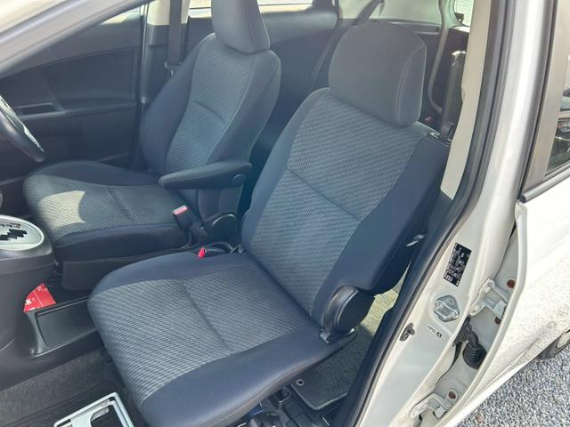 ラクティス Ｇ　ウェルキャブ　車いす仕様車　タイプＩＩ　車いす電動固定＆後退防止装置　車高降下装置　スロープ　前後ドラレコ　ＥＴＣ　キーレス　クルーズコントロール　小児用車いす１．５列目積載可能　乗車定員４名（24枚目）