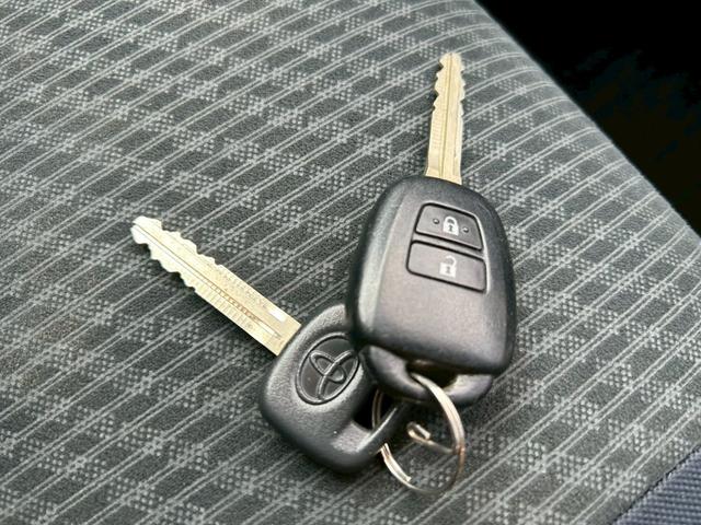 ラクティス Ｇ　ウェルキャブ　車いす仕様車　タイプＩＩ　車いす電動固定＆後退防止装置　車高降下装置　スロープ　前後ドラレコ　ＥＴＣ　キーレス　クルーズコントロール　小児用車いす１．５列目積載可能　乗車定員４名（35枚目）