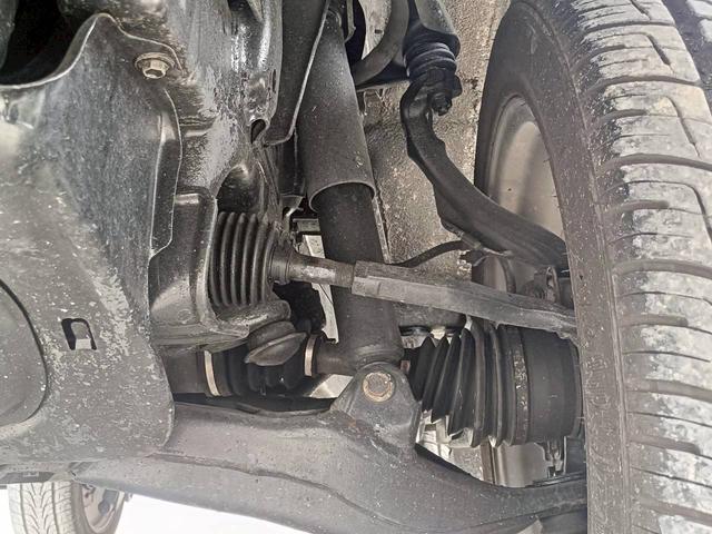 ランドクルーザー１００ ＶＸリミテッド　Ｇセレクション　フロントエアロ・サンルーフ・アクティブハイトコントロール・クルーズコントロール・社外２０インチアルミ・背面タイヤ・タイミングベルト交換ステッカーＲ３年１００９９５ｋｍ・１ナンバー登録車・５人乗り（18枚目）