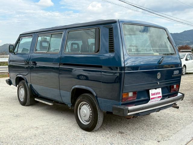 カラベル ＧＬ　正規ディーラー車　ステンレスクーラントパイプ新品交換済み　右ハンドル　３ＡＴ　オートマ限定免許運転可　オーバーヘッドクーラー　３列シート　ウォークスルー　ホイールキャップ　カセットデッキ　ＥＴＣ（6枚目）