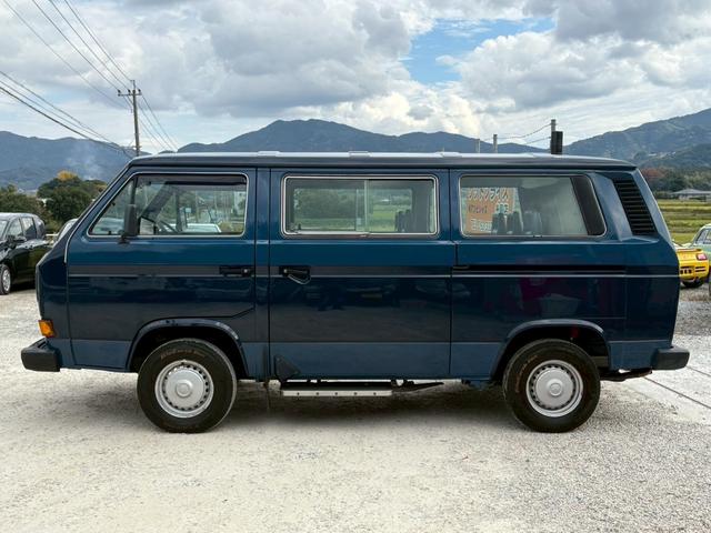 カラベル ＧＬ　正規ディーラー車　ステンレスクーラントパイプ新品交換済み　右ハンドル　３ＡＴ　オートマ限定免許運転可　オーバーヘッドクーラー　３列シート　ウォークスルー　ホイールキャップ　カセットデッキ　ＥＴＣ（7枚目）