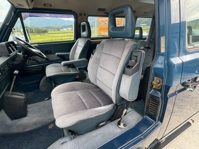 カラベル ＧＬ　正規ディーラー車　ステンレスクーラントパイプ新品交換済み　右ハンドル　３ＡＴ　オートマ限定免許運転可　オーバーヘッドクーラー　３列シート　ウォークスルー　ホイールキャップ　カセットデッキ　ＥＴＣ（20枚目）