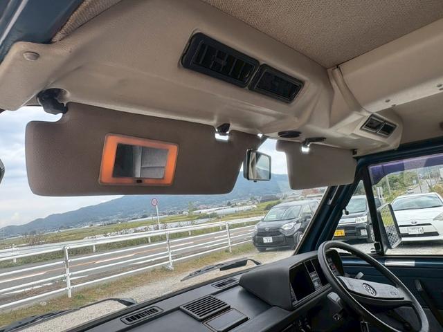 カラベル ＧＬ　正規ディーラー車　ステンレスクーラントパイプ新品交換済み　右ハンドル　３ＡＴ　オートマ限定免許運転可　オーバーヘッドクーラー　３列シート　ウォークスルー　ホイールキャップ　カセットデッキ　ＥＴＣ（23枚目）