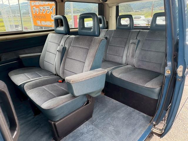 カラベル ＧＬ　正規ディーラー車　ステンレスクーラントパイプ新品交換済み　右ハンドル　３ＡＴ　オートマ限定免許運転可　オーバーヘッドクーラー　３列シート　ウォークスルー　ホイールキャップ　カセットデッキ　ＥＴＣ（24枚目）