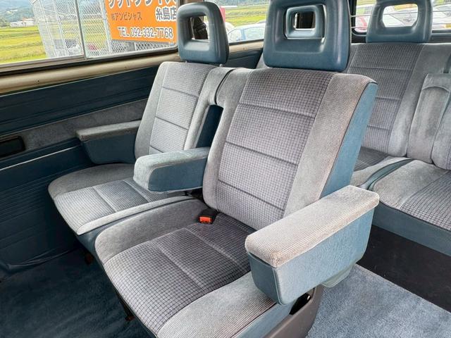 カラベル ＧＬ　正規ディーラー車　ステンレスクーラントパイプ新品交換済み　右ハンドル　３ＡＴ　オートマ限定免許運転可　オーバーヘッドクーラー　３列シート　ウォークスルー　ホイールキャップ　カセットデッキ　ＥＴＣ（25枚目）