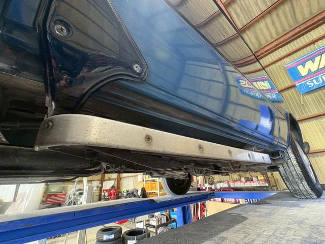 カラベル ＧＬ　正規ディーラー車　ステンレスクーラントパイプ新品交換済み　右ハンドル　３ＡＴ　オートマ限定免許運転可　オーバーヘッドクーラー　３列シート　ウォークスルー　ホイールキャップ　カセットデッキ　ＥＴＣ（34枚目）