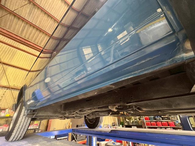 カラベル ＧＬ　正規ディーラー車　ステンレスクーラントパイプ新品交換済み　右ハンドル　３ＡＴ　オートマ限定免許運転可　オーバーヘッドクーラー　３列シート　ウォークスルー　ホイールキャップ　カセットデッキ　ＥＴＣ（35枚目）