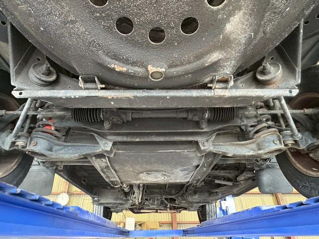 カラベル ＧＬ　正規ディーラー車　ステンレスクーラントパイプ新品交換済み　右ハンドル　３ＡＴ　オートマ限定免許運転可　オーバーヘッドクーラー　３列シート　ウォークスルー　ホイールキャップ　カセットデッキ　ＥＴＣ（37枚目）