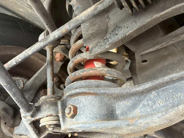 カラベル ＧＬ　正規ディーラー車　ステンレスクーラントパイプ新品交換済み　右ハンドル　３ＡＴ　オートマ限定免許運転可　オーバーヘッドクーラー　３列シート　ウォークスルー　ホイールキャップ　カセットデッキ　ＥＴＣ（42枚目）