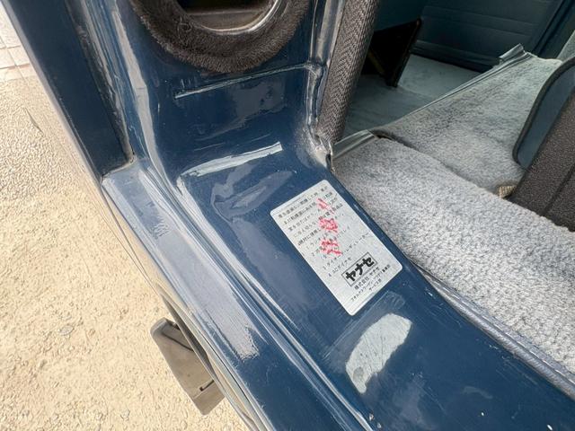 カラベル ＧＬ　正規ディーラー車　ステンレスクーラントパイプ新品交換済み　右ハンドル　３ＡＴ　オートマ限定免許運転可　オーバーヘッドクーラー　３列シート　ウォークスルー　ホイールキャップ　カセットデッキ　ＥＴＣ（52枚目）