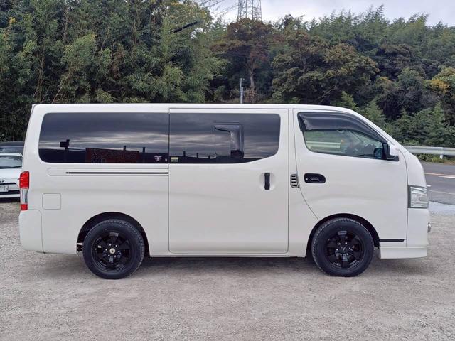 NV350キャラバンバン ロングライダープレミアムGXターボ ディーゼル・リアクラー&リアヒーター・社外アルミ・社外マフラー・バックモニター・社外ウッド調コンビハンドル・フォグランプ(4枚目)