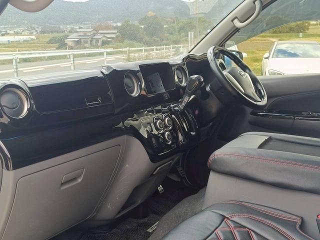 NV350キャラバンバン ロングライダープレミアムGXターボ ディーゼル・リアクラー&リアヒーター・社外アルミ・社外マフラー・バックモニター・社外ウッド調コンビハンドル・フォグランプ(19枚目)