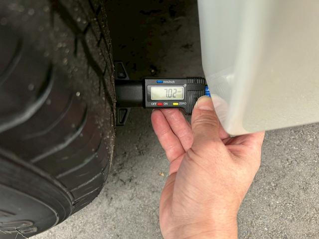 ハイエースバン ロングジャストローDXGLパック 純正エアロ 新品社外ヘッドライト ナビTV Bluetoothオーディオ バックカメラ キーレス ETC 社外ステアリング 平床 4ナンバー貨物登録 車検整備付き タイミングチェーン駆動(13枚目)