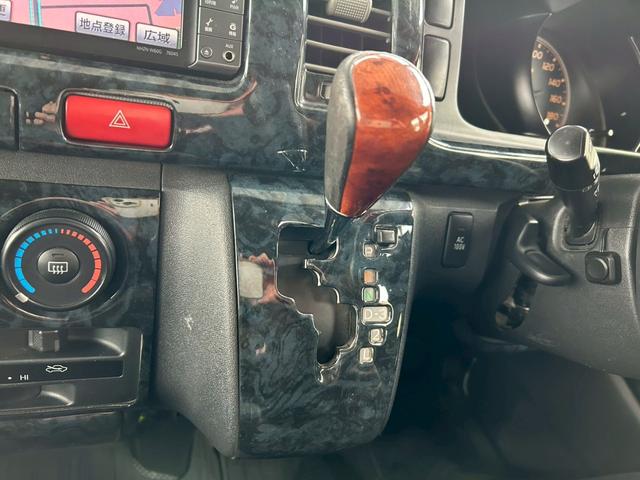 ハイエースバン ロングジャストローDXGLパック 純正エアロ 新品社外ヘッドライト ナビTV Bluetoothオーディオ バックカメラ キーレス ETC 社外ステアリング 平床 4ナンバー貨物登録 車検整備付き タイミングチェーン駆動(28枚目)