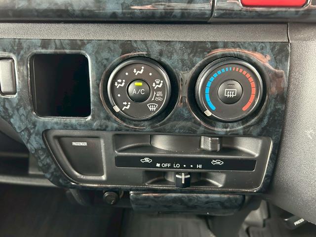 ハイエースバン ロングジャストローDXGLパック 純正エアロ 新品社外ヘッドライト ナビTV Bluetoothオーディオ バックカメラ キーレス ETC 社外ステアリング 平床 4ナンバー貨物登録 車検整備付き タイミングチェーン駆動(29枚目)