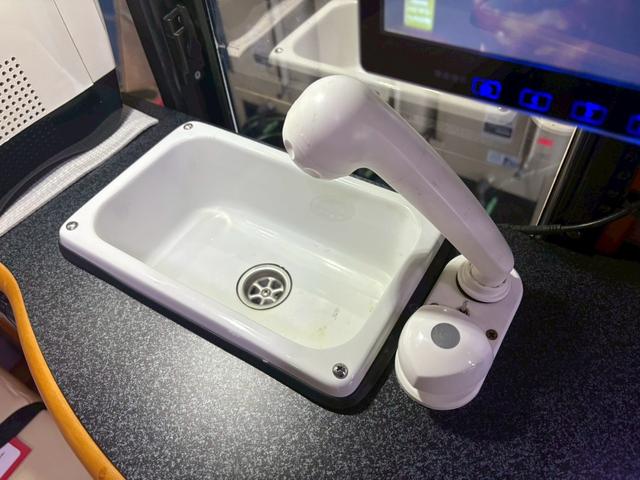 キャリイトラック 　オートショップアズマ　Ｋ－ａｉ　８ナンバー軽登録　　ワンオーナー　リチウム２５０Ａｈ　２００Ｗソーラー　ラップポン　ＦＦヒーター　ヒートエクスチェンジャー　電子レンジ　オーニング（49枚目）