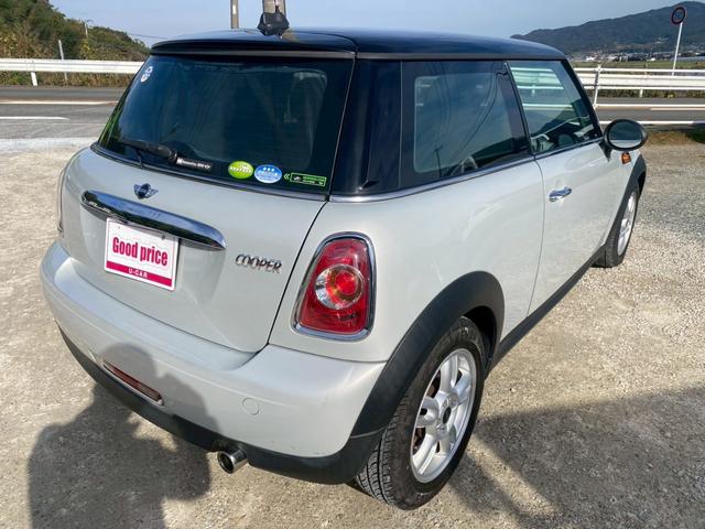 ＭＩＮＩ クーパー　社外ナビ・フルセグＴＶ・バックモニター・Ｂｌｕｅｔｏｏｔｈ　プッシュスタート　ＨＩＤヘッドライト　純正アルミ　ユーザー様買取車（6枚目）