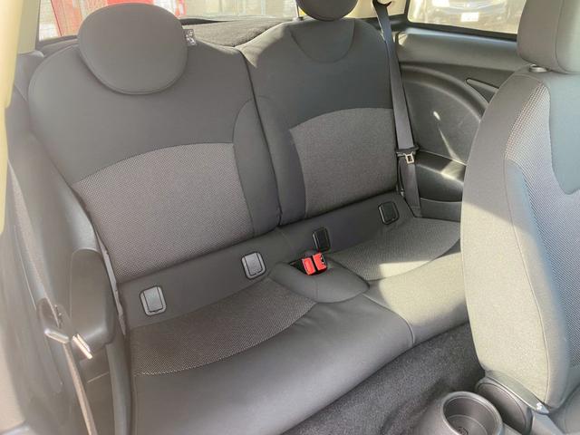 ＭＩＮＩ クーパー　社外ナビ・フルセグＴＶ・バックモニター・Ｂｌｕｅｔｏｏｔｈ　プッシュスタート　ＨＩＤヘッドライト　純正アルミ　ユーザー様買取車（11枚目）