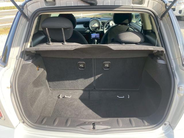 ＭＩＮＩ クーパー　社外ナビ・フルセグＴＶ・バックモニター・Ｂｌｕｅｔｏｏｔｈ　プッシュスタート　ＨＩＤヘッドライト　純正アルミ　ユーザー様買取車（12枚目）