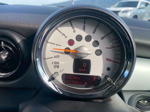 ＭＩＮＩ クーパー　社外ナビ・フルセグＴＶ・バックモニター・Ｂｌｕｅｔｏｏｔｈ　プッシュスタート　ＨＩＤヘッドライト　純正アルミ　ユーザー様買取車（20枚目）