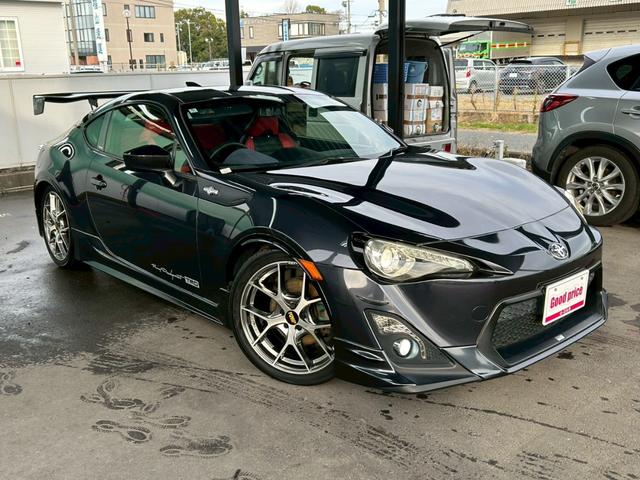 ８６ ＧＴ　６速ＭＴ　ＴＲＤフルエアロ＆マフラー　ＧＴウイング　社外エキマニ　ＢＬＩＴＺインテークパイプ　トラストオイルクーラー　クスコ車高調　ＲＭＰ１８インチＡＷ　ナビＴＶ　バックカメラ　クラッチ交換済み（8枚目）