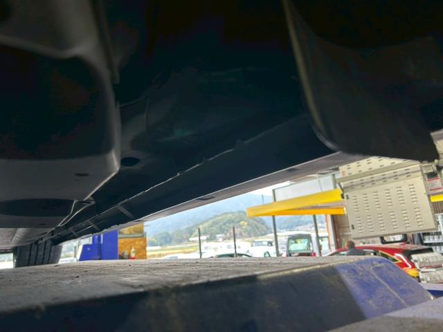 ８６ ＧＴ　６速ＭＴ　ＴＲＤフルエアロ＆マフラー　ＧＴウイング　社外エキマニ　ＢＬＩＴＺインテークパイプ　トラストオイルクーラー　クスコ車高調　ＲＭＰ１８インチＡＷ　ナビＴＶ　バックカメラ　クラッチ交換済み（30枚目）