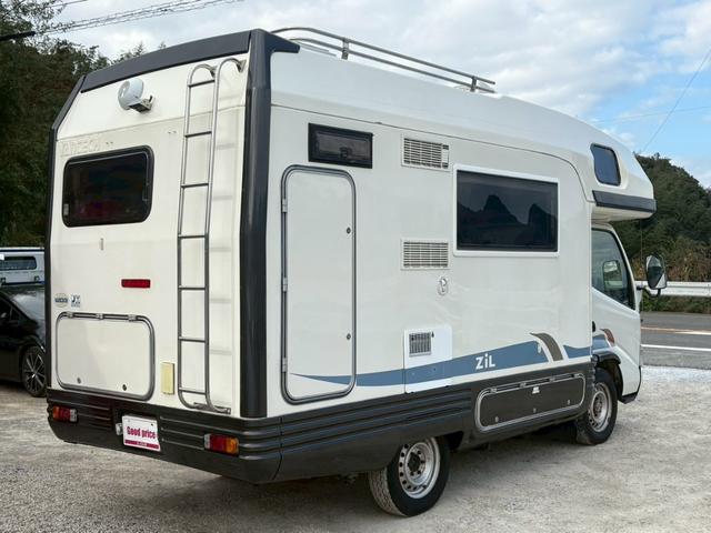 カムロード 　バンテック　ジル　家庭用エアコン　トリプルサブバッテリー　インバーター　デジタルインナーミラー　ＦＦヒーター　３ＷＡＹ冷蔵庫　電子レンジ　マルチルーム　カセットトイレ　給排水タンク　ボイラー（5枚目）