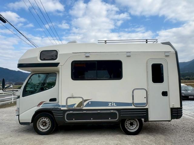 カムロード 　バンテック　ジル　家庭用エアコン　トリプルサブバッテリー　インバーター　デジタルインナーミラー　ＦＦヒーター　３ＷＡＹ冷蔵庫　電子レンジ　マルチルーム　カセットトイレ　給排水タンク　ボイラー（8枚目）