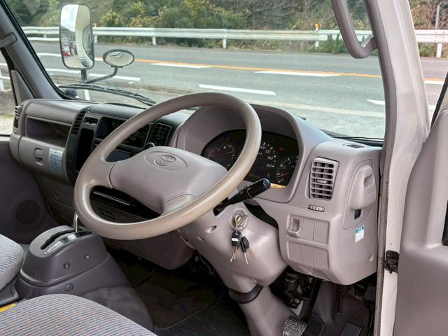 カムロード 　バンテック　ジル　家庭用エアコン　トリプルサブバッテリー　インバーター　デジタルインナーミラー　ＦＦヒーター　３ＷＡＹ冷蔵庫　電子レンジ　マルチルーム　カセットトイレ　給排水タンク　ボイラー（10枚目）