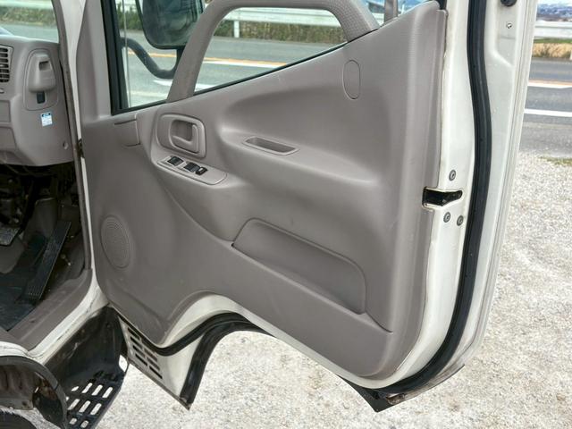 カムロード 　バンテック　ジル　家庭用エアコン　トリプルサブバッテリー　インバーター　デジタルインナーミラー　ＦＦヒーター　３ＷＡＹ冷蔵庫　電子レンジ　マルチルーム　カセットトイレ　給排水タンク　ボイラー（15枚目）