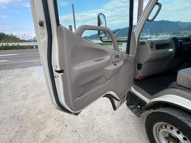 カムロード 　バンテック　ジル　家庭用エアコン　トリプルサブバッテリー　インバーター　デジタルインナーミラー　ＦＦヒーター　３ＷＡＹ冷蔵庫　電子レンジ　マルチルーム　カセットトイレ　給排水タンク　ボイラー（20枚目）