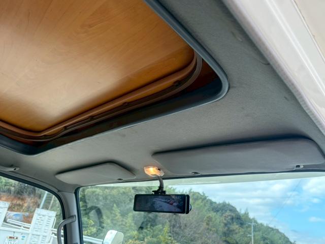 カムロード 　バンテック　ジル　家庭用エアコン　トリプルサブバッテリー　インバーター　デジタルインナーミラー　ＦＦヒーター　３ＷＡＹ冷蔵庫　電子レンジ　マルチルーム　カセットトイレ　給排水タンク　ボイラー（21枚目）