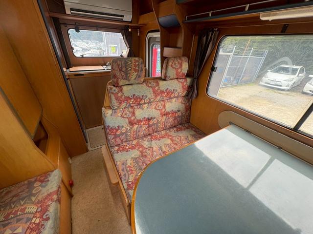 カムロード 　バンテック　ジル　家庭用エアコン　トリプルサブバッテリー　インバーター　デジタルインナーミラー　ＦＦヒーター　３ＷＡＹ冷蔵庫　電子レンジ　マルチルーム　カセットトイレ　給排水タンク　ボイラー（41枚目）