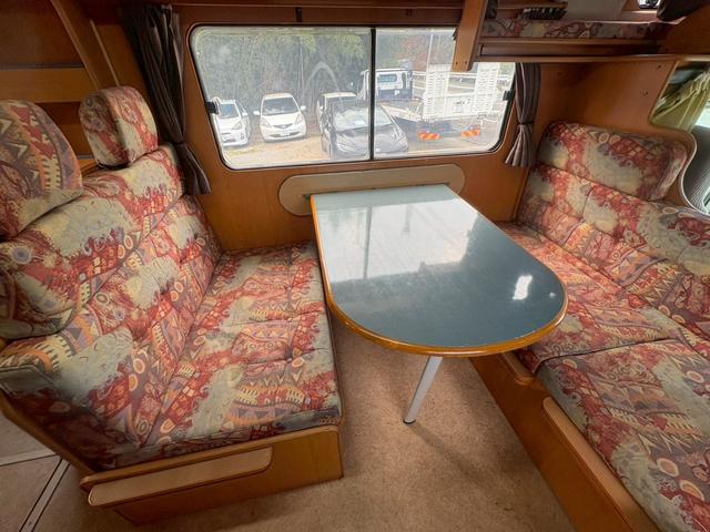 カムロード 　バンテック　ジル　家庭用エアコン　トリプルサブバッテリー　インバーター　デジタルインナーミラー　ＦＦヒーター　３ＷＡＹ冷蔵庫　電子レンジ　マルチルーム　カセットトイレ　給排水タンク　ボイラー（42枚目）