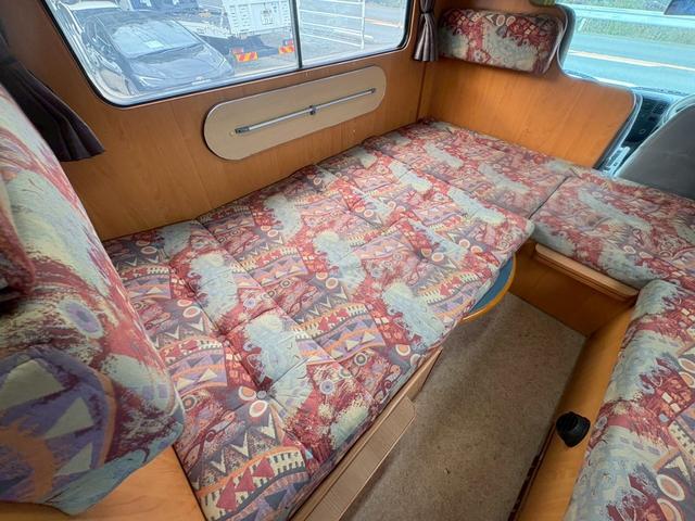 カムロード 　バンテック　ジル　家庭用エアコン　トリプルサブバッテリー　インバーター　デジタルインナーミラー　ＦＦヒーター　３ＷＡＹ冷蔵庫　電子レンジ　マルチルーム　カセットトイレ　給排水タンク　ボイラー（45枚目）