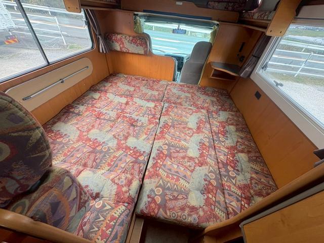 カムロード 　バンテック　ジル　家庭用エアコン　トリプルサブバッテリー　インバーター　デジタルインナーミラー　ＦＦヒーター　３ＷＡＹ冷蔵庫　電子レンジ　マルチルーム　カセットトイレ　給排水タンク　ボイラー（46枚目）