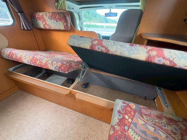 カムロード 　バンテック　ジル　家庭用エアコン　トリプルサブバッテリー　インバーター　デジタルインナーミラー　ＦＦヒーター　３ＷＡＹ冷蔵庫　電子レンジ　マルチルーム　カセットトイレ　給排水タンク　ボイラー（47枚目）